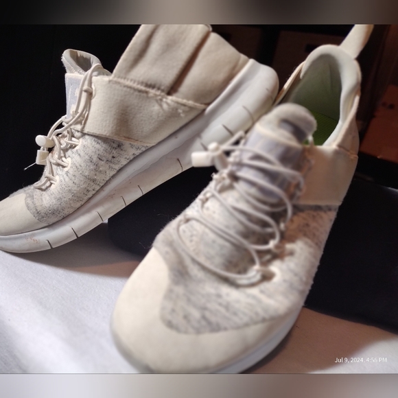 Women’s Nike Sneaker Slip Ons - Picture 2 of 5